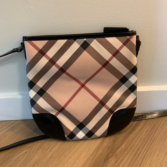 Burberry Purse - Picture 4 of 7